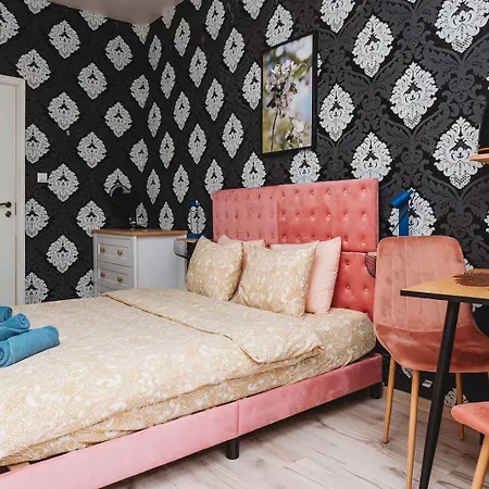 Apartment In Old Town, Cozy & Convenient - C *