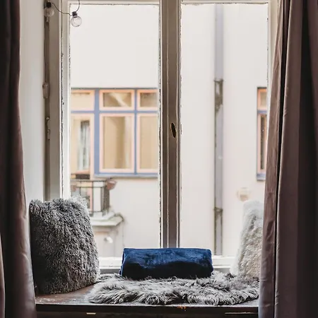 In Old Town, Cozy & Convenient - C Appartement *